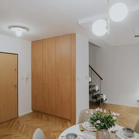 Apartment Dwupoziomowy Butikowy Zmigrodzka, Free Parking, Self Check-in