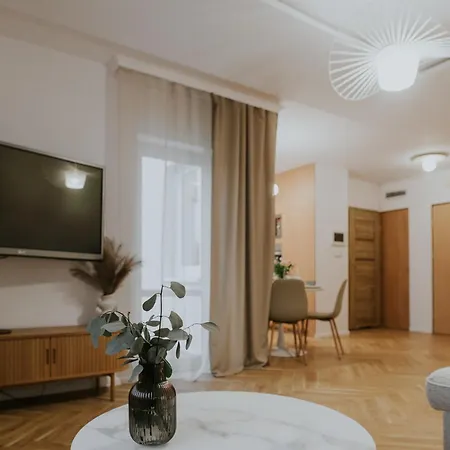 Dwupoziomowy Butikowy Zmigrodzka, Free Parking, Self Check-in Daire *